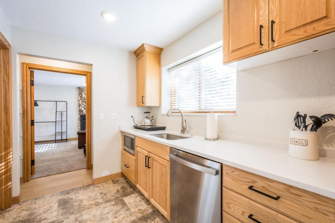 Powder Hound 1 Bedroom Brighton Chalet Εξωτερικό φωτογραφία